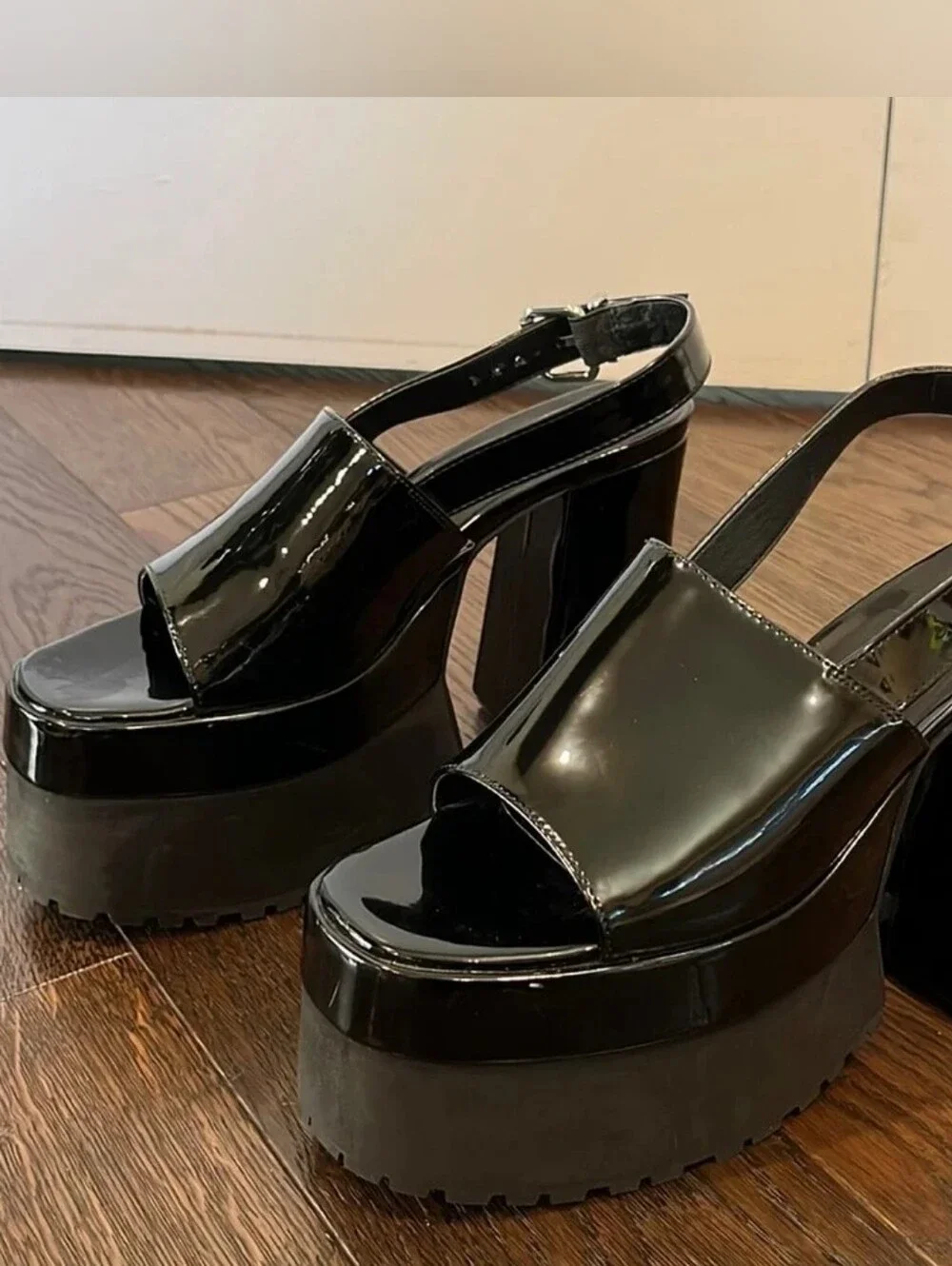 Current Mood Platform Chunky Heels Size 9